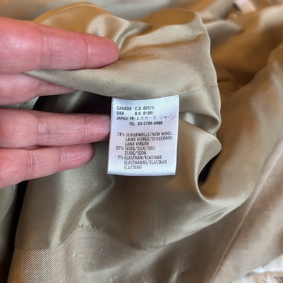 Elegant ESCADA Beige Women's Blazer/Skirt suit set - Picture 11 of 14